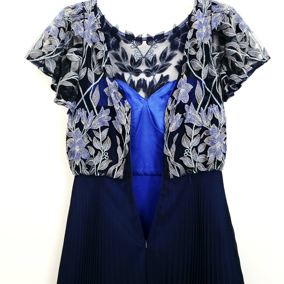 Nwot JS Collections Embroidered Floral lace Flutter Sleeve Pleated Navy … - Picture 12 of 17